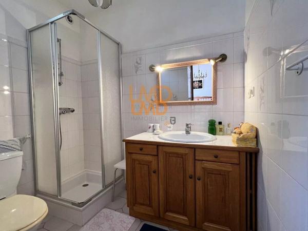 Spacieuse maison familiale de 6 pièces avec piscine et terrain arboré
