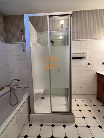 Spacieuse maison familiale de 6 pièces avec piscine et terrain arboré