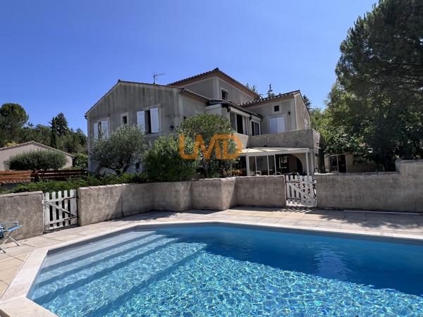 Spacieuse maison familiale de 6 pièces avec piscine et terrain arboré