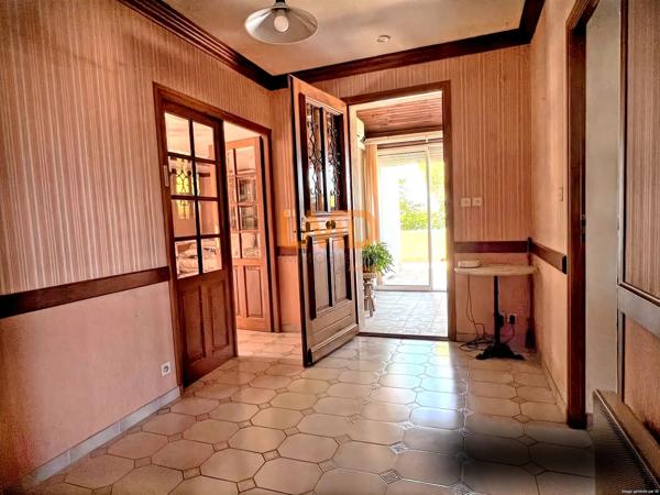 Spacieuse maison familiale de 6 pièces avec piscine et terrain arboré