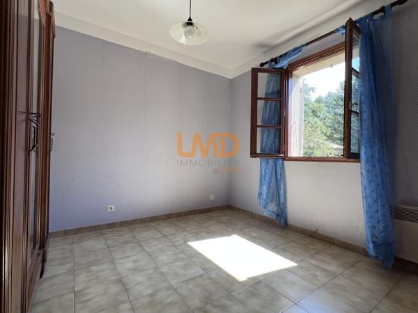 Spacieuse maison familiale de 6 pièces avec piscine et terrain arboré
