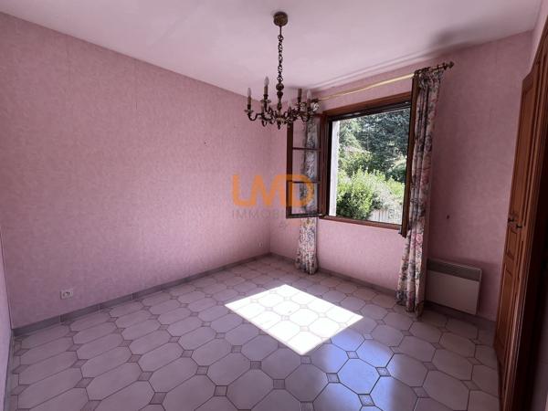 Spacieuse maison familiale de 6 pièces avec piscine et terrain arboré