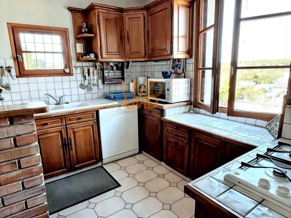 Spacieuse maison familiale de 6 pièces avec piscine et terrain arboré