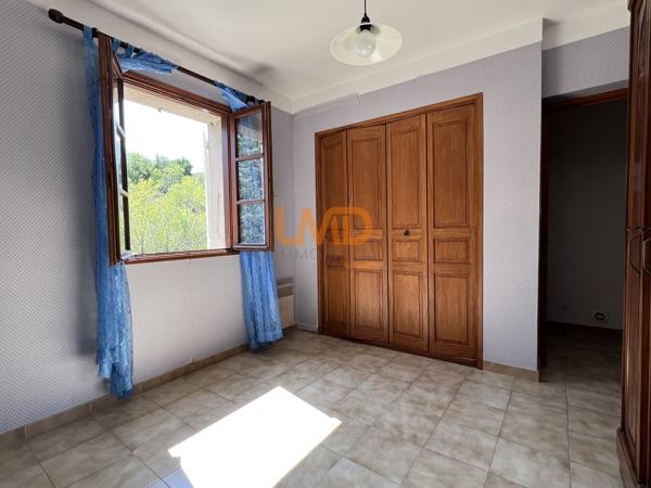 Spacieuse maison familiale de 6 pièces avec piscine et terrain arboré