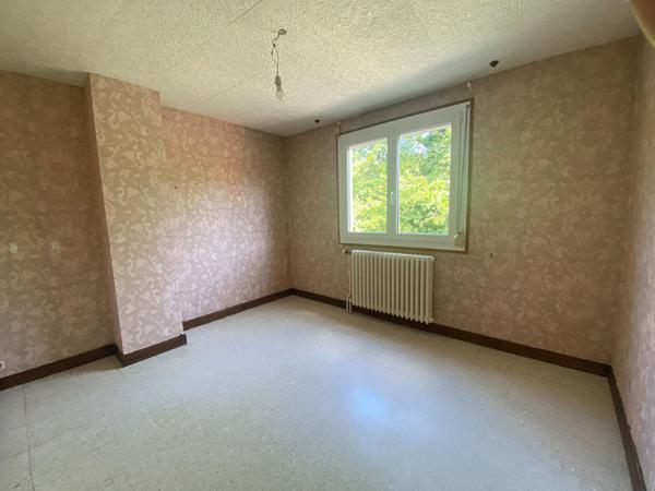 SAINT SERNIN DU BOIS : Maison 4 pièces (91m²) à vendre