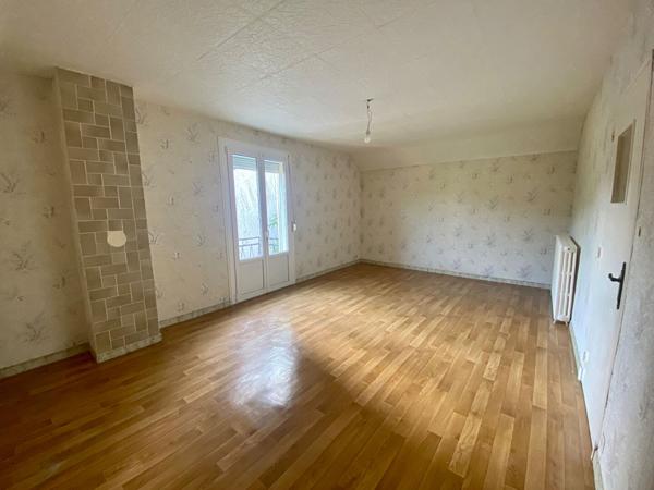 SAINT SERNIN DU BOIS : Maison 4 pièces (91m²) à vendre