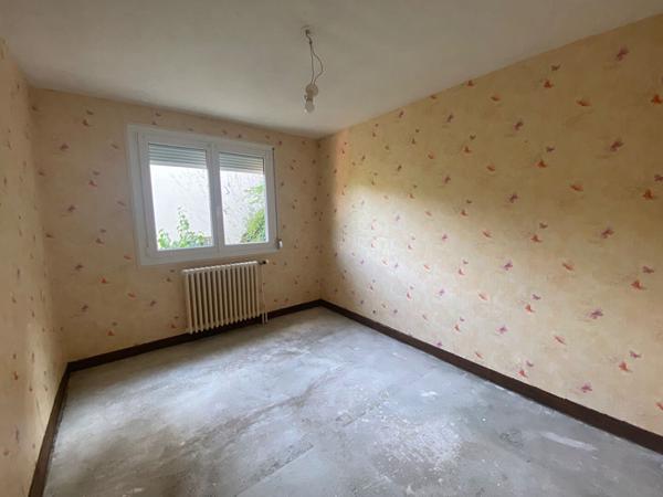 SAINT SERNIN DU BOIS : Maison 4 pièces (91m²) à vendre