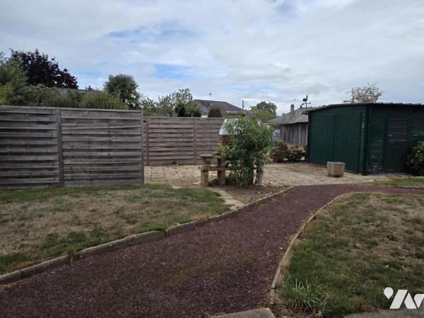 Maison sur sous-sol, trois chambres, 127 m² habitables.