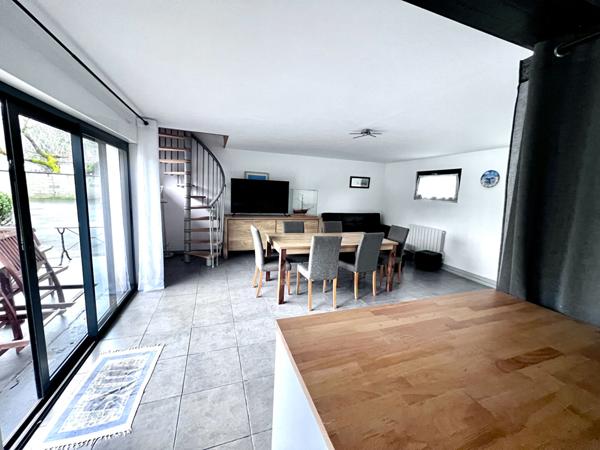 Maison Salles 6 pièce(s) 223 m2