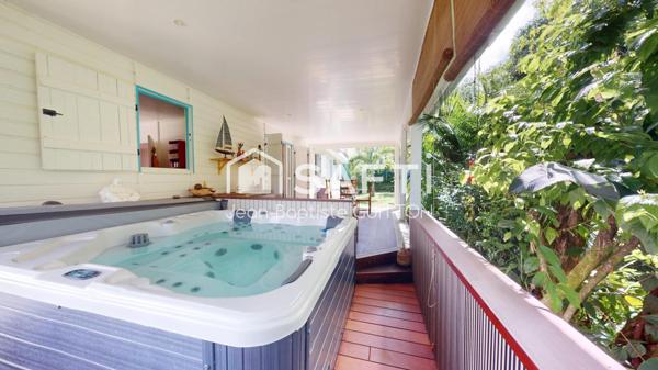 Superbe villa de type T5 sur les hauteurs de Rivière Salée