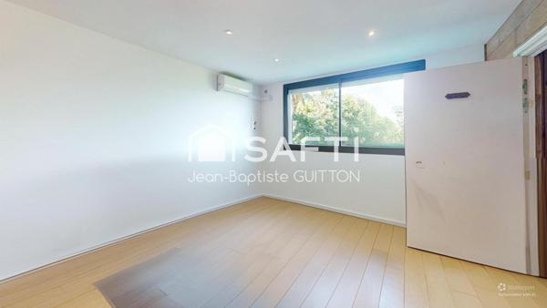 Superbe villa de type T5 sur les hauteurs de Rivière Salée