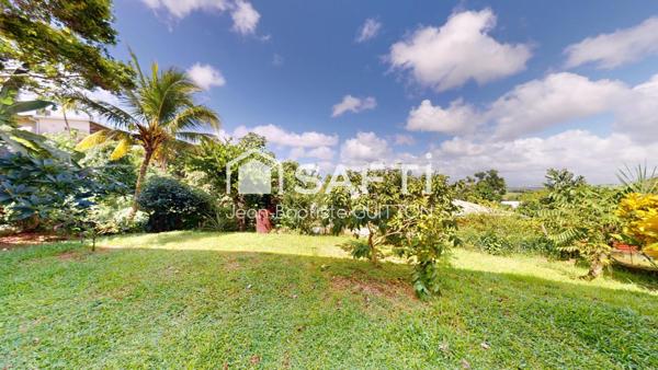 Superbe villa de type T5 sur les hauteurs de Rivière Salée