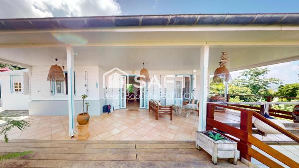 Superbe villa de type T5 sur les hauteurs de Rivière Salée