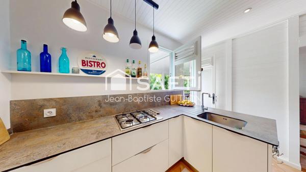 Superbe villa de type T5 sur les hauteurs de Rivière Salée