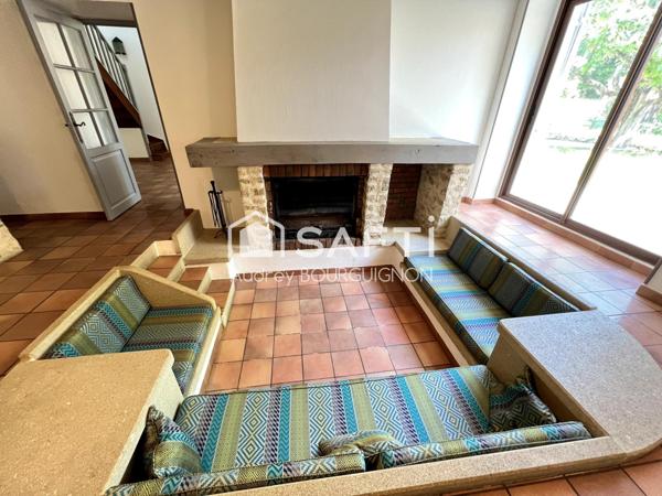 Maison de village rénovée avec charme et espace