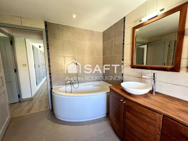 Maison de village rénovée avec charme et espace