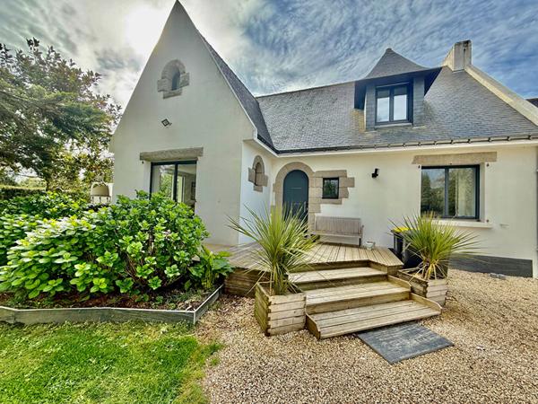 VANNES - Superbe Propriété Rénovée - Volumes et annexes !