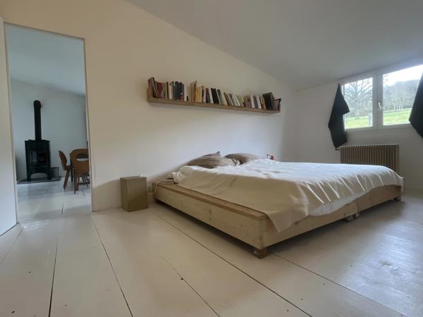 Semur-en-Auxois 20 min: maison de 360m², 10 pièces, 6 chambres, terrain 1700m², atelier. Prix : 395 000€.