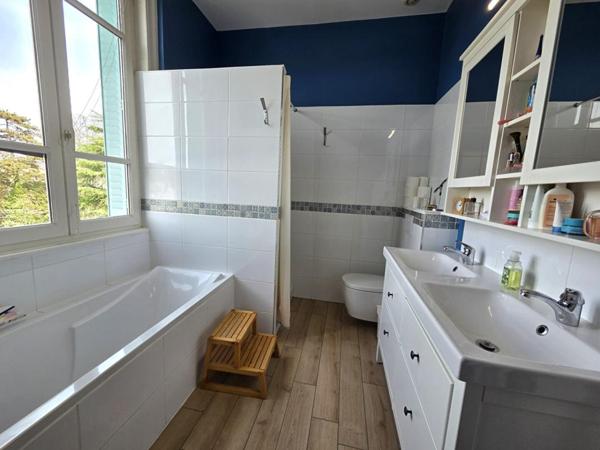 Maison Tassin La Demi Lune 7 pièce(s) 169 m2