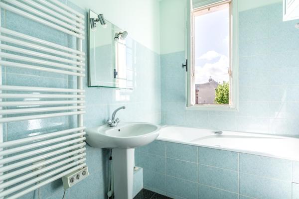 Belle maison familiale de 130m², 4 chambres, quartier recherché proche du centre-ville.