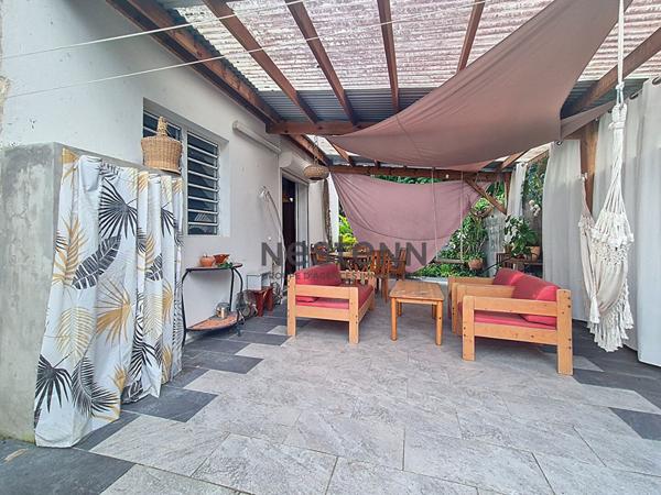 A vendre maison a Raizet Abymes de 5 pieces de 110 m2 avec son jardin privatif