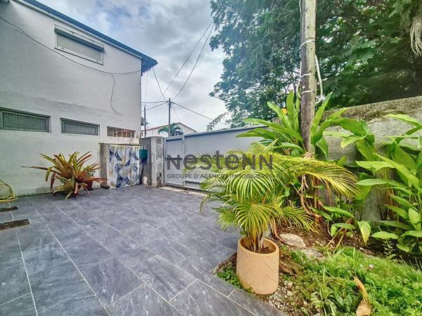 A vendre maison a Raizet Abymes de 5 pieces de 110 m2 avec son jardin privatif