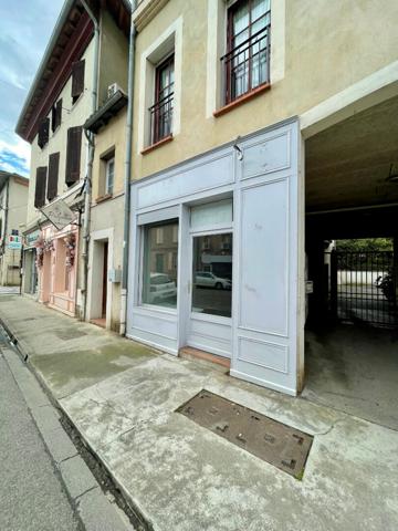 Local commercial de 32m² à louer L'Isle-Jourdain centre