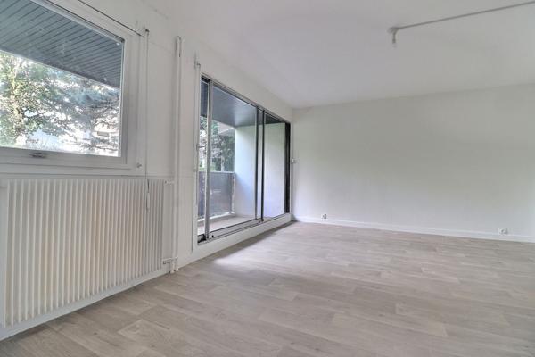 À vendre : Appartement 1 pièce à Saint Leu La Forêt  + place parking