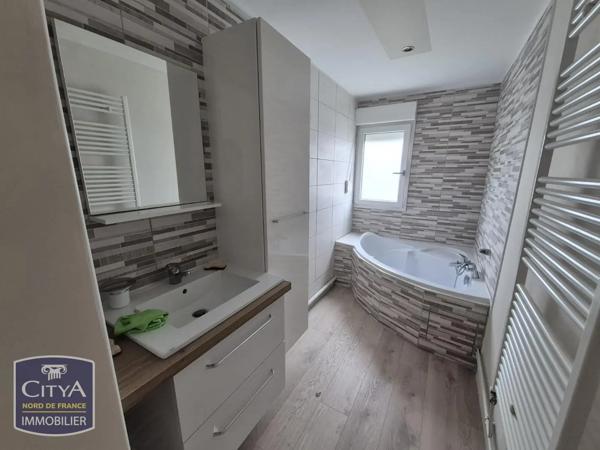 Appartement à louer 5 pièces 104.24m² Calais (62100)