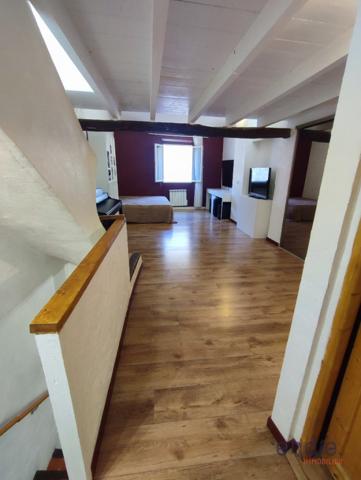 Duplexe 80 m2, 2/3 chambres dans le centre ville de Lorgues