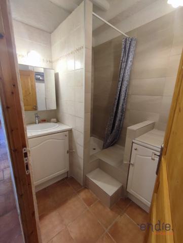 Duplexe 80 m2, 2/3 chambres dans le centre ville de Lorgues