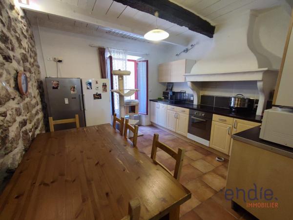 Duplexe 80 m2, 2/3 chambres dans le centre ville de Lorgues