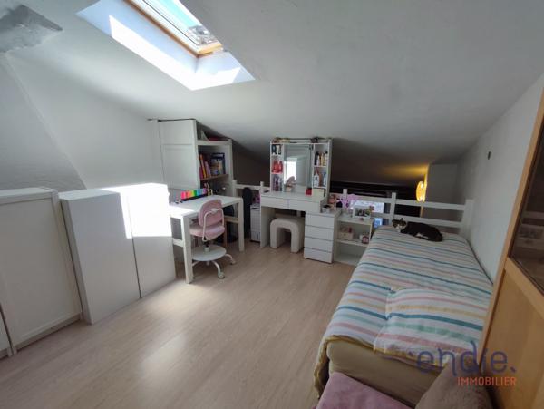 Duplexe 80 m2, 2/3 chambres dans le centre ville de Lorgues