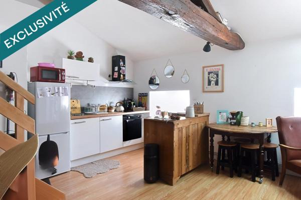 A découvrir situé au coeur de la ville de Mâcon cet appartement en duplex est idéal pour un investissement locatif ou premier achat