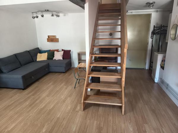A découvrir situé au coeur de la ville de Mâcon cet appartement en duplex est idéal pour un investissement locatif ou premier achat