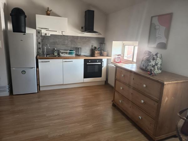 A découvrir situé au coeur de la ville de Mâcon cet appartement en duplex est idéal pour un investissement locatif ou premier achat