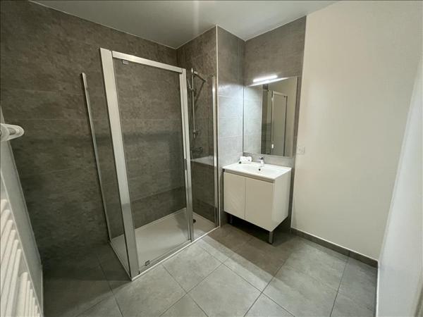 Appartement à louer 827 € CC DAX 3 p 65 m² DPE A