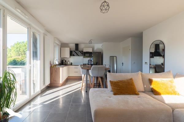 Appartement à vendre 210 400 € Artigues-près-Bordeaux 3 p 63 m² DPE C
