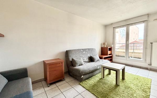 Appartement à vendre    1 pièce • 28 m2 Lyon 3