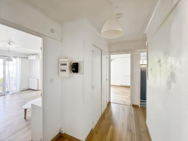 A vendre appartement T3 de 63 m² avec 2 balcons secteur la Pounche 13190 Allauch