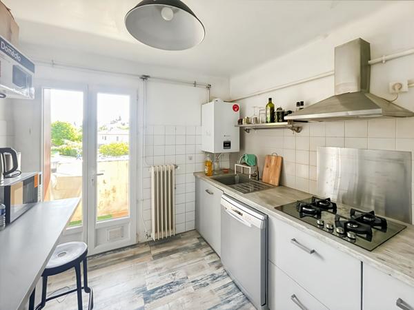 A vendre appartement T3 de 63 m² avec 2 balcons secteur la Pounche 13190 Allauch