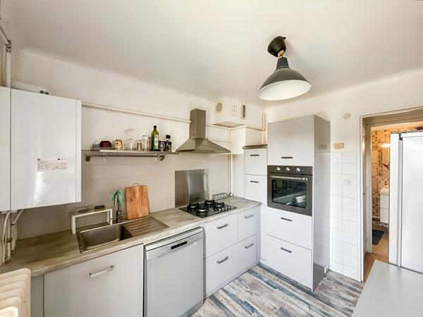 A vendre appartement T3 de 63 m² avec 2 balcons secteur la Pounche 13190 Allauch