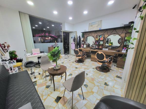 Fonds De Commerce - 45 m²