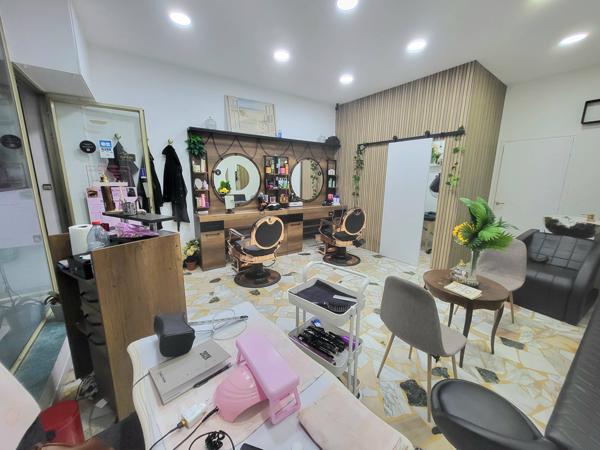 Fonds De Commerce - 45 m²