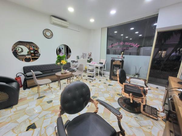 Fonds De Commerce - 45 m²