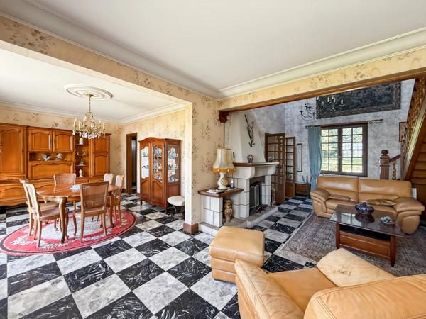 Dept de Vienne (86) Maison de caractère à vendre type 5 pièces CHATELLERAULT (86)