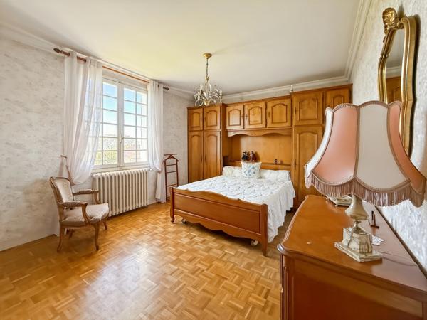 Dept de Vienne (86) Maison de caractère à vendre type 5 pièces CHATELLERAULT (86)