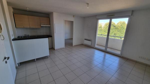Appartement F2 40 m² résidente recente 2008 et sécurisée Vichy proche gare, hopital et commodités