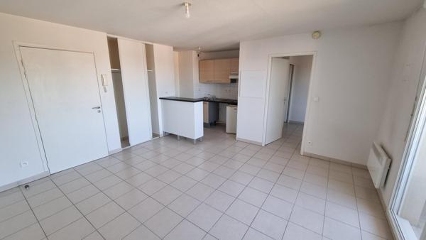 Appartement F2 40 m² résidente recente 2008 et sécurisée Vichy proche gare, hopital et commodités