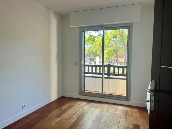 DEAUVILLE -Résidence de standing – Lumineux 3 pièces avec balcons et parking privatif